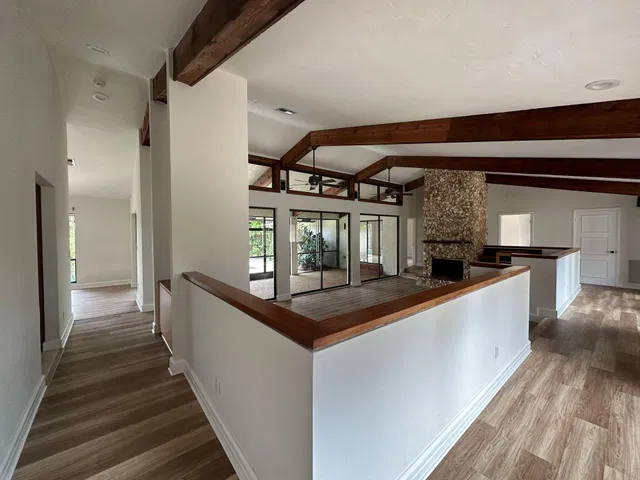  Residence photo 5