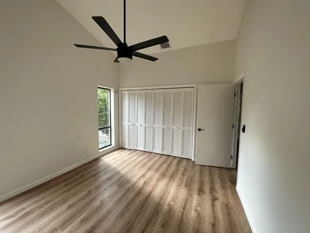 Residence photo 11