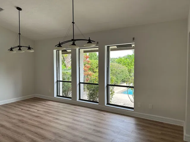  Residence photo 12