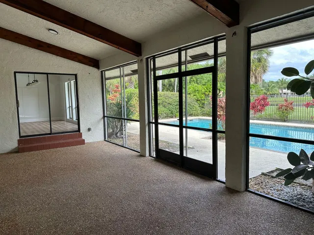  Residence photo 18