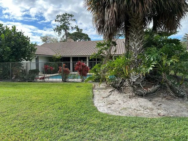  Residence photo 30