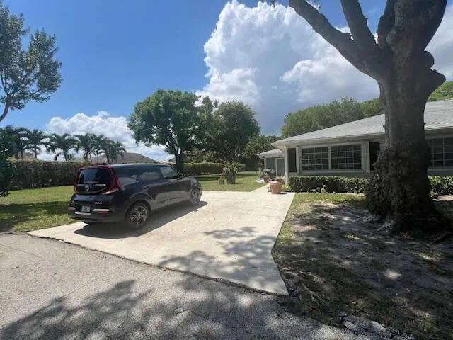 Unit 259 photo 3