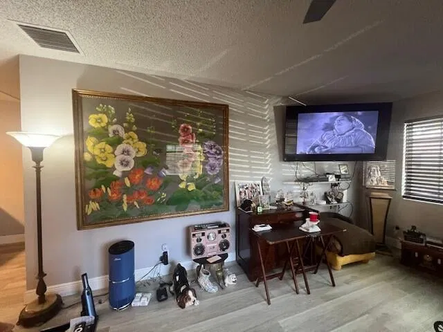 Unit 259 photo 11