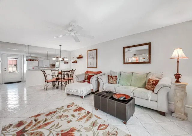 Unit 204 photo 7