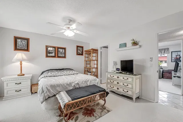 Unit 204 photo 12
