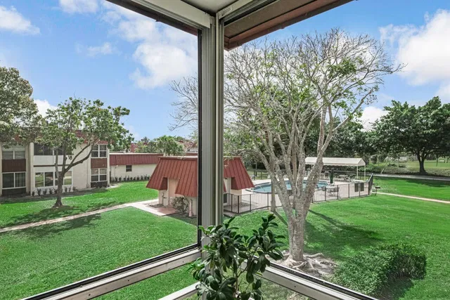 Unit 204 photo 31