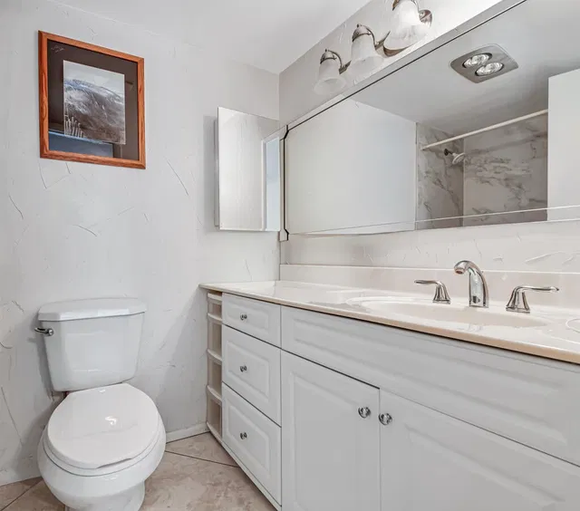 Unit 204 photo 37