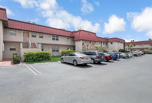 Unit 204 photo 41