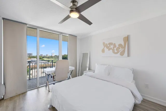 Townsend Place Unit 609 photo 17