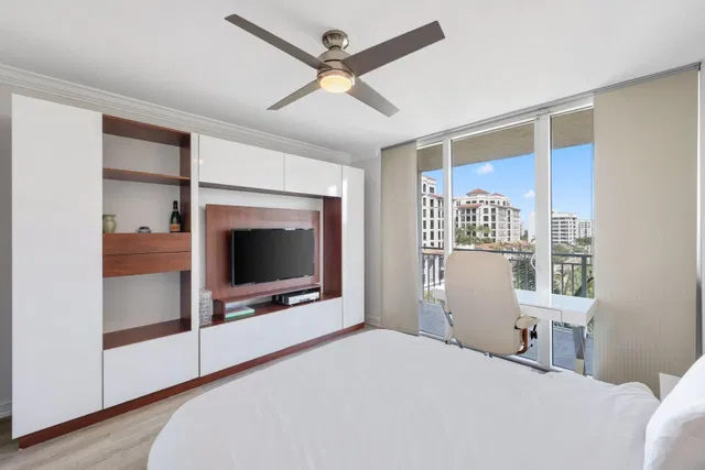 Townsend Place Unit 609 photo 18