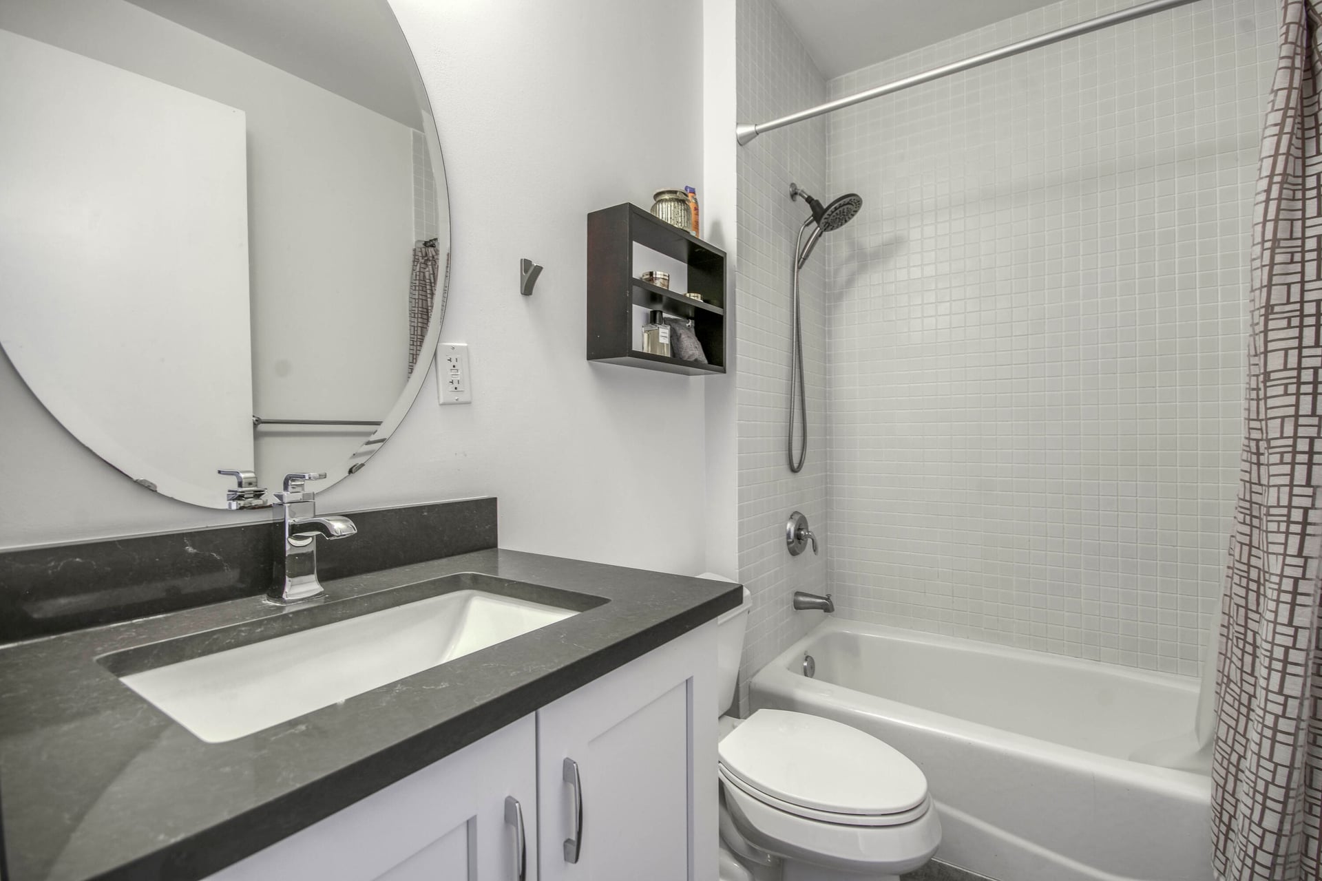 Unit 202 photo 11