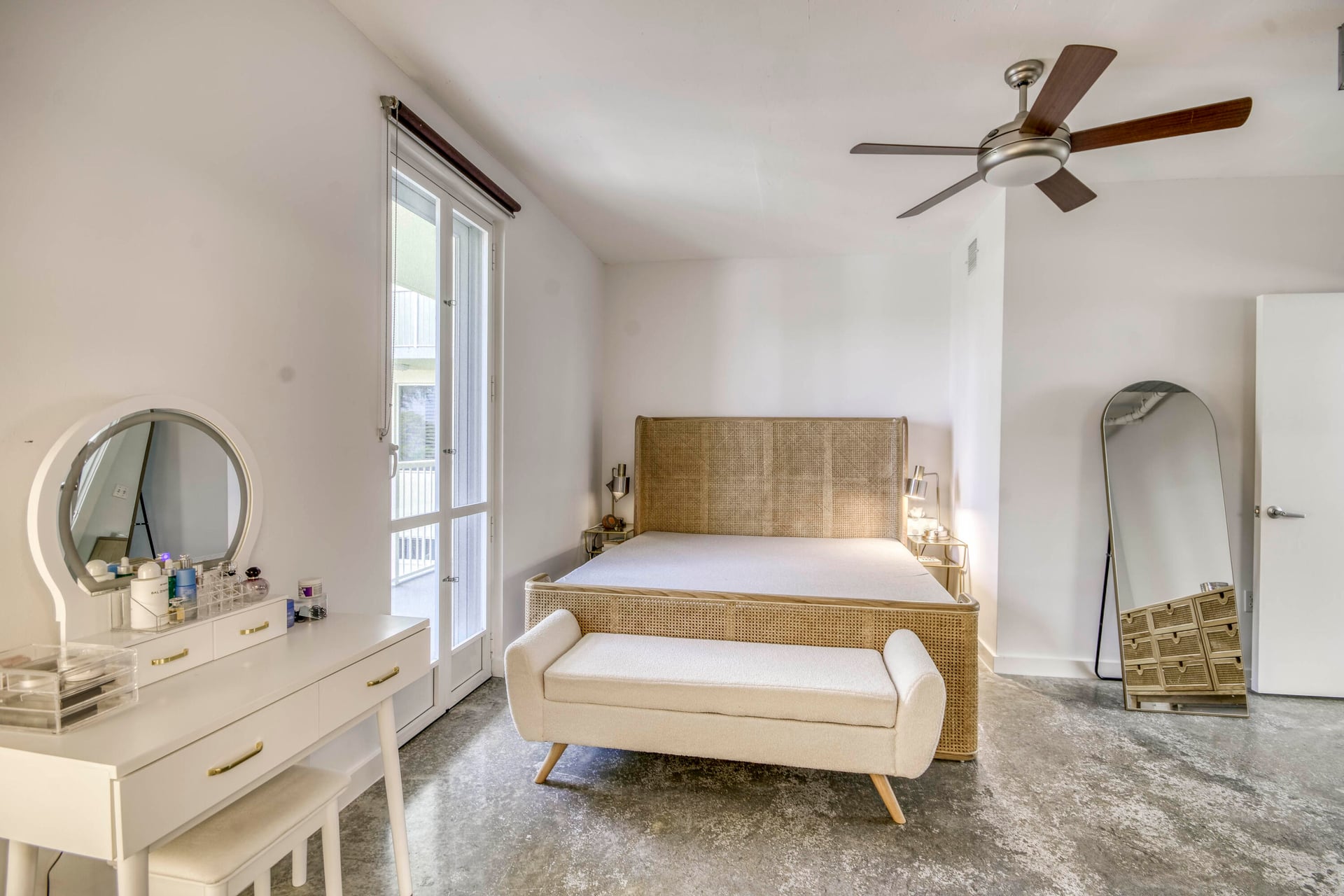 Unit 202 photo 17