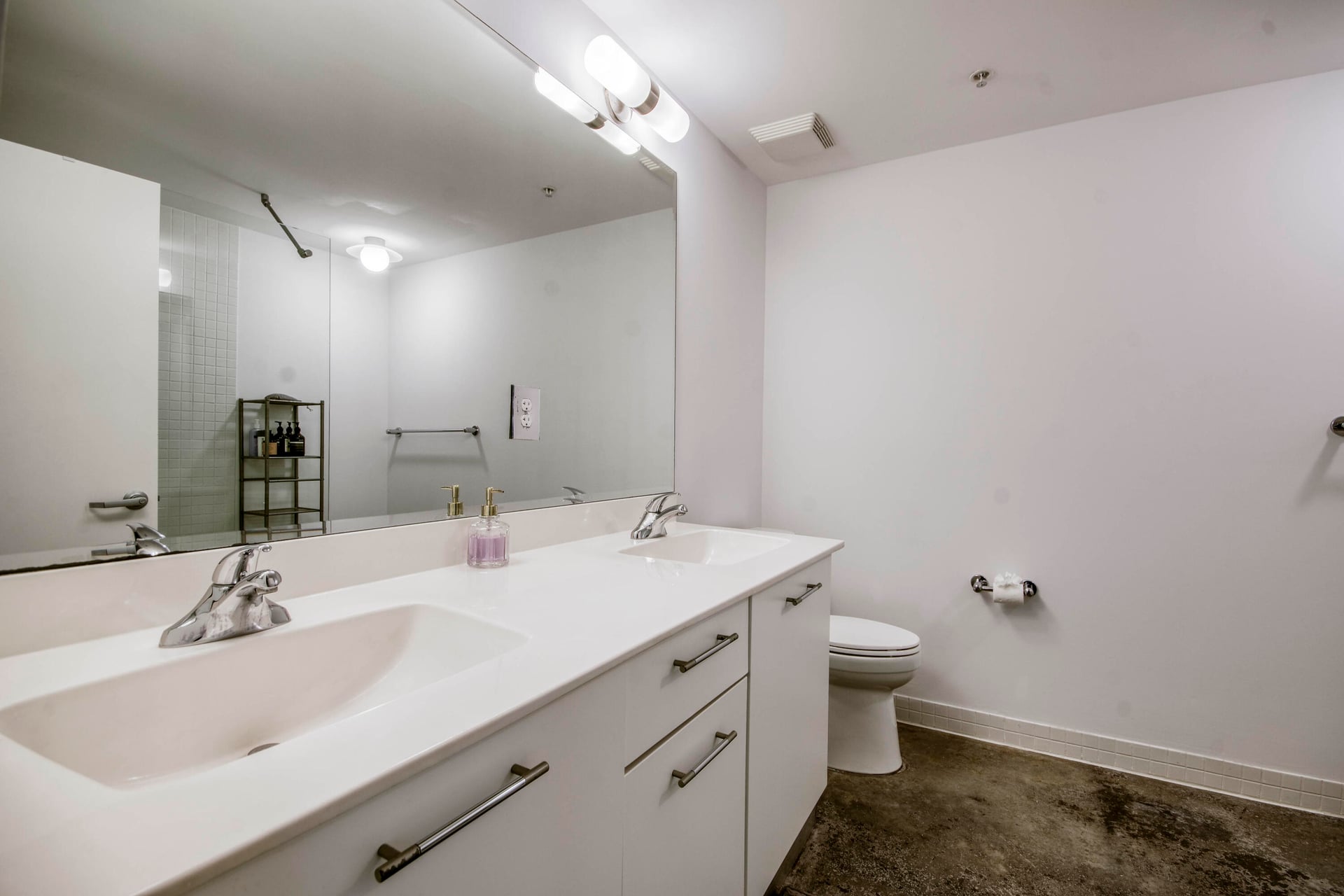 Unit 202 photo 18