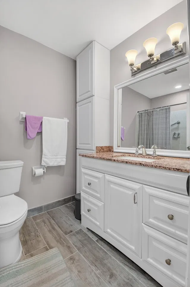 Unit F photo 21