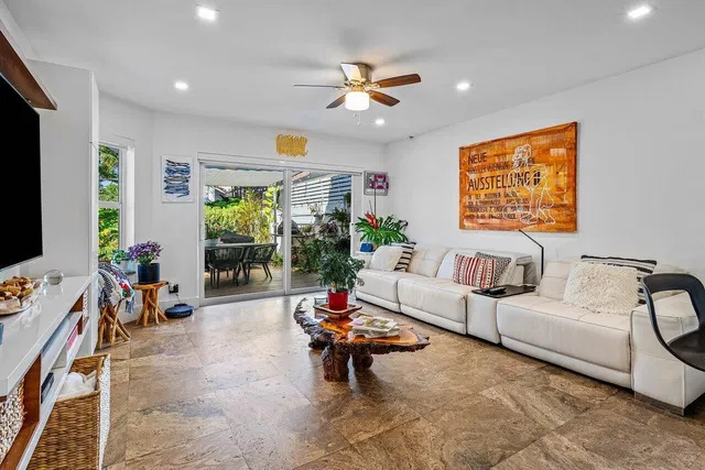Unit 2093 photo 7