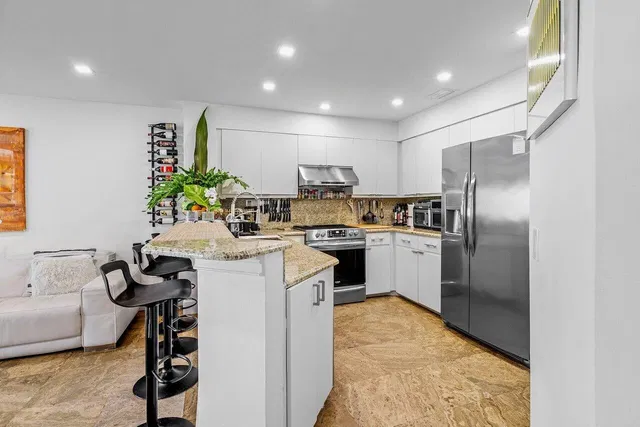 Unit 2093 photo 8