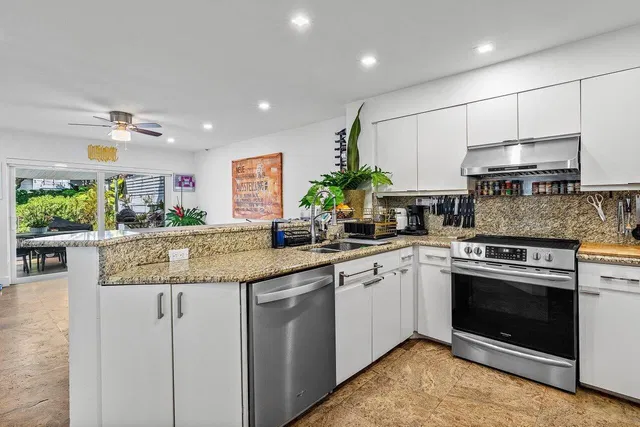 Unit 2093 photo 11