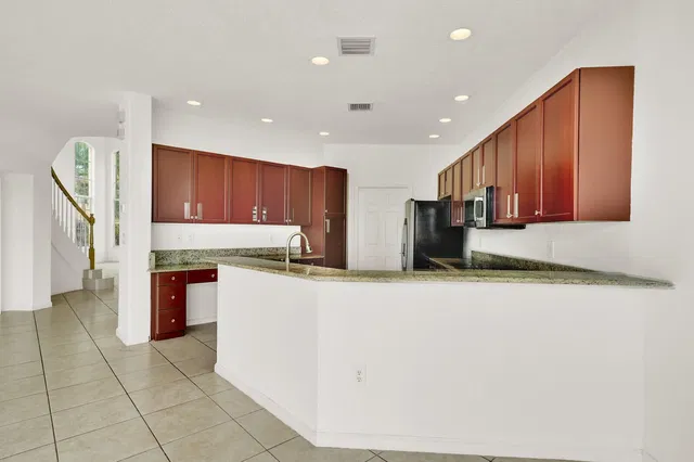 Residence photo 17