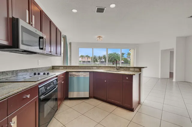 Residence photo 19