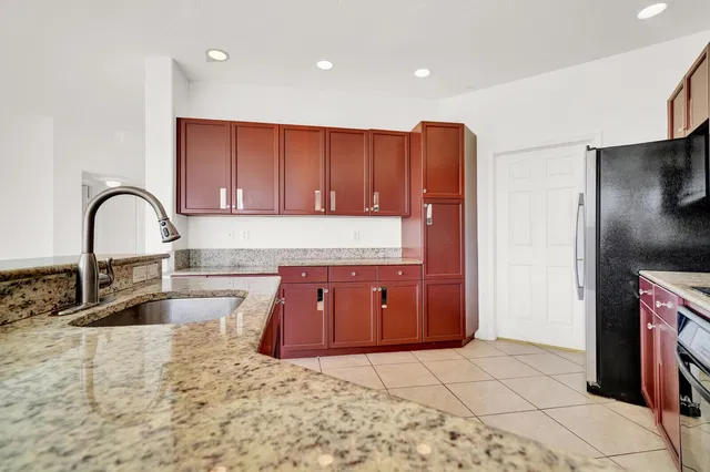 Residence photo 23