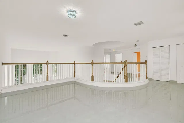 Residence photo 33