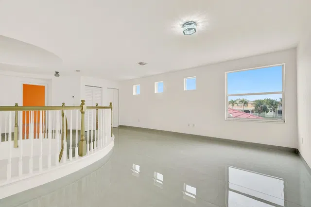 Residence photo 34