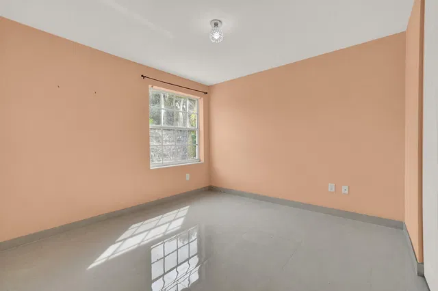 Residence photo 39
