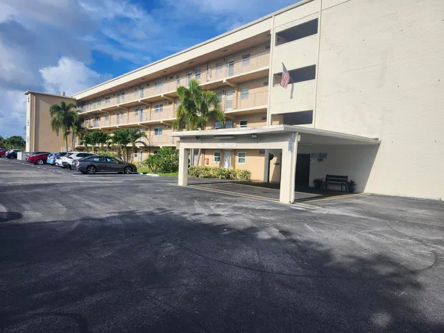  Unit 311 photo 20
