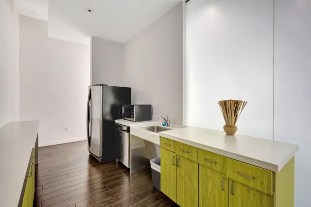 The Edge Unit 1601 photo 25