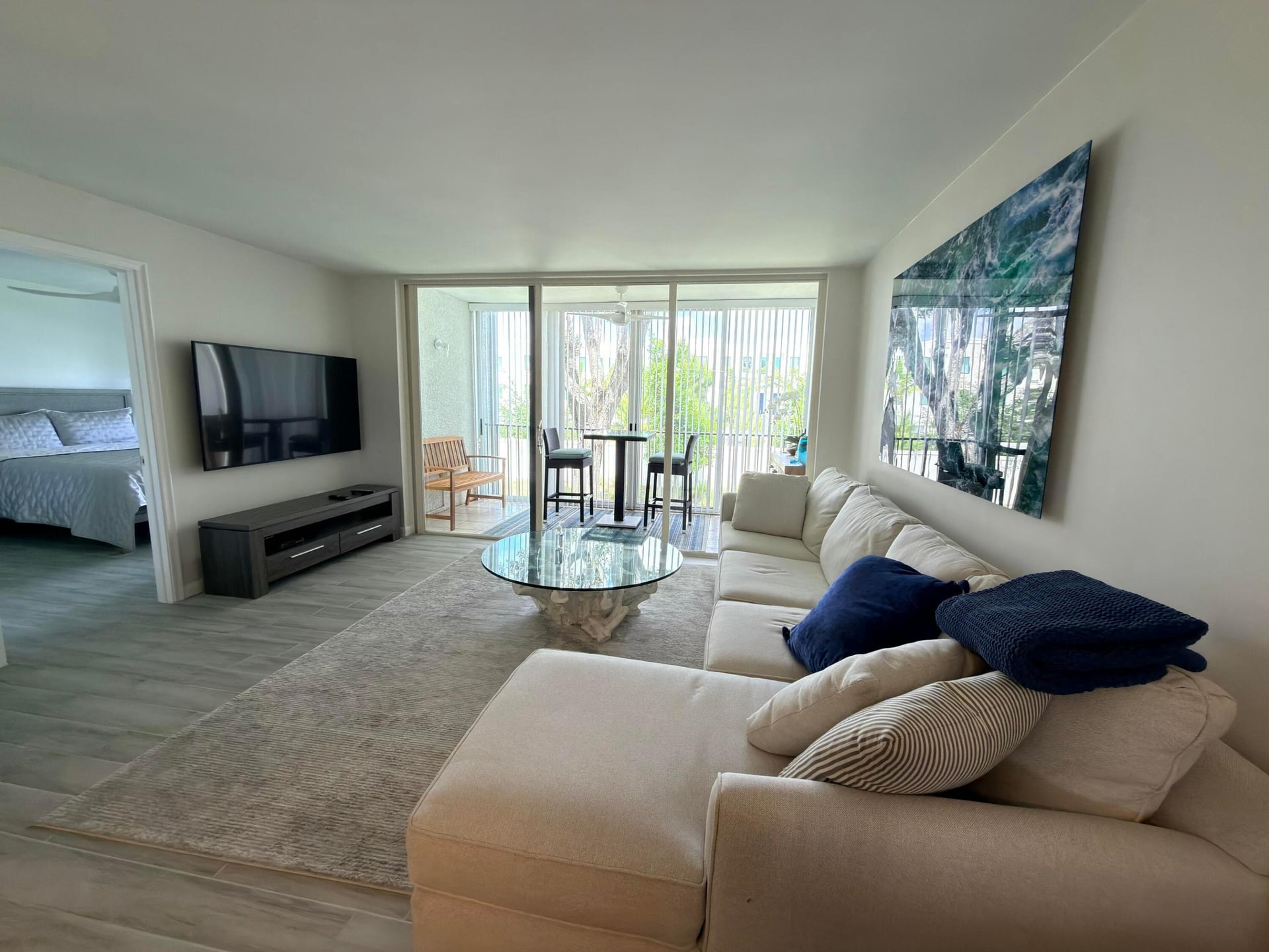 Unit 208 photo 5