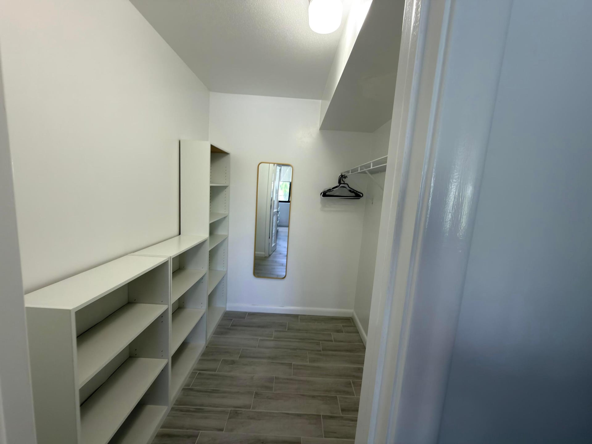 Unit 208 photo 8