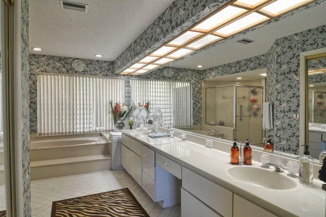 Eastpointe Country Club Residence photo 35
