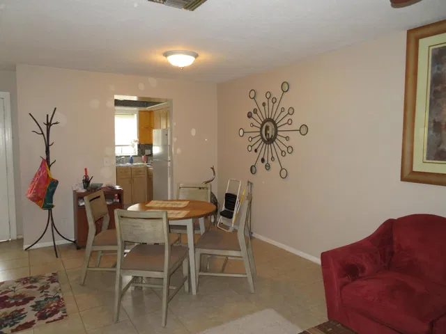Unit B photo 6