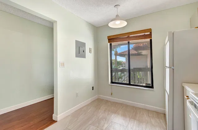  Unit 207 photo 9