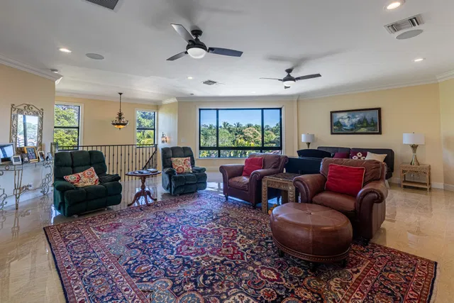 Residence photo 22