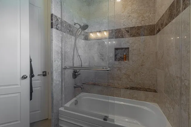 Residence photo 42