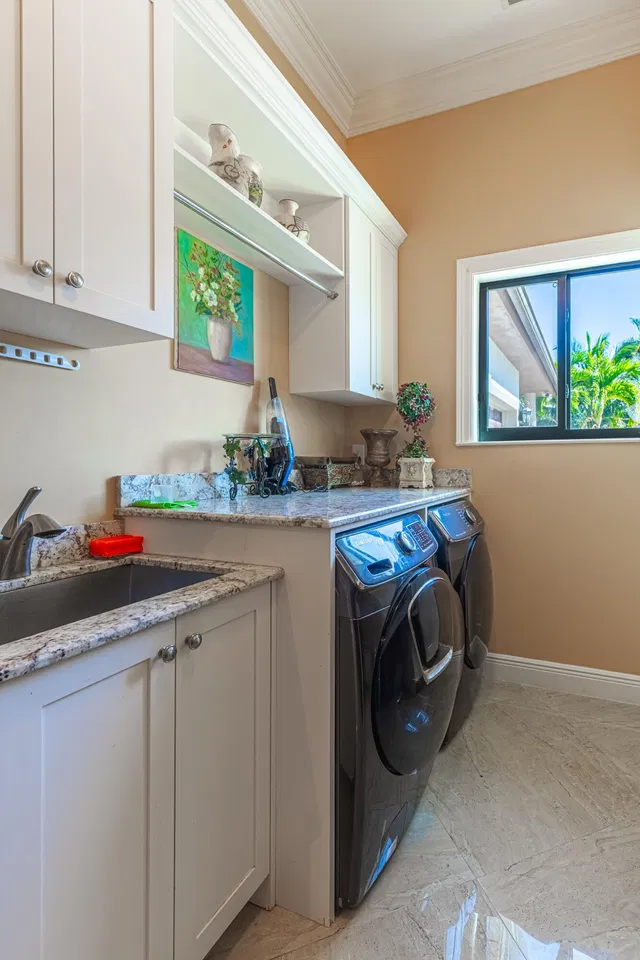 Residence photo 48