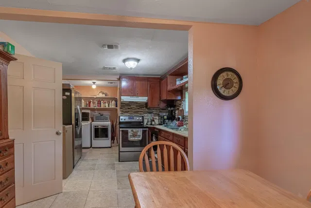 Residence photo 69