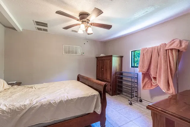 Residence photo 75