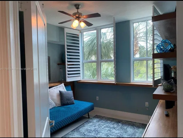 Unit 102 photo 11