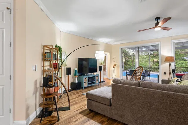 Residence photo 19