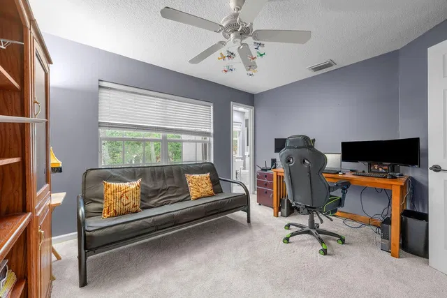 Residence photo 30