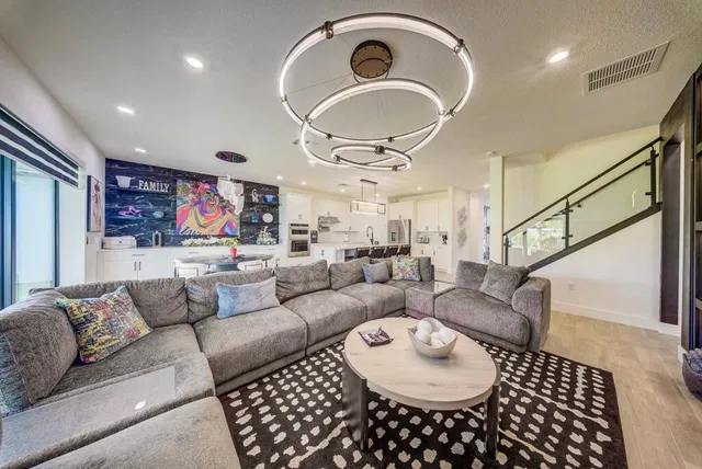 Residence photo 19
