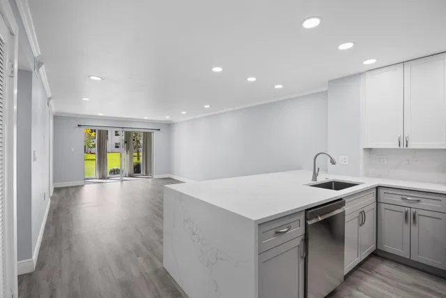 Unit 1314 photo 5