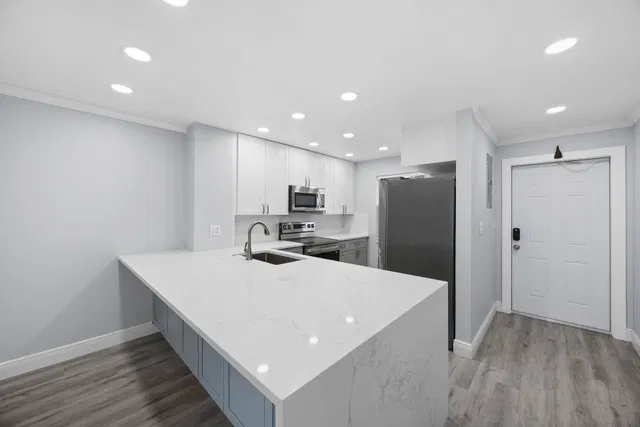 Unit 1314 photo 10