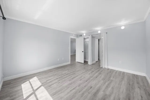 Unit 1314 photo 18