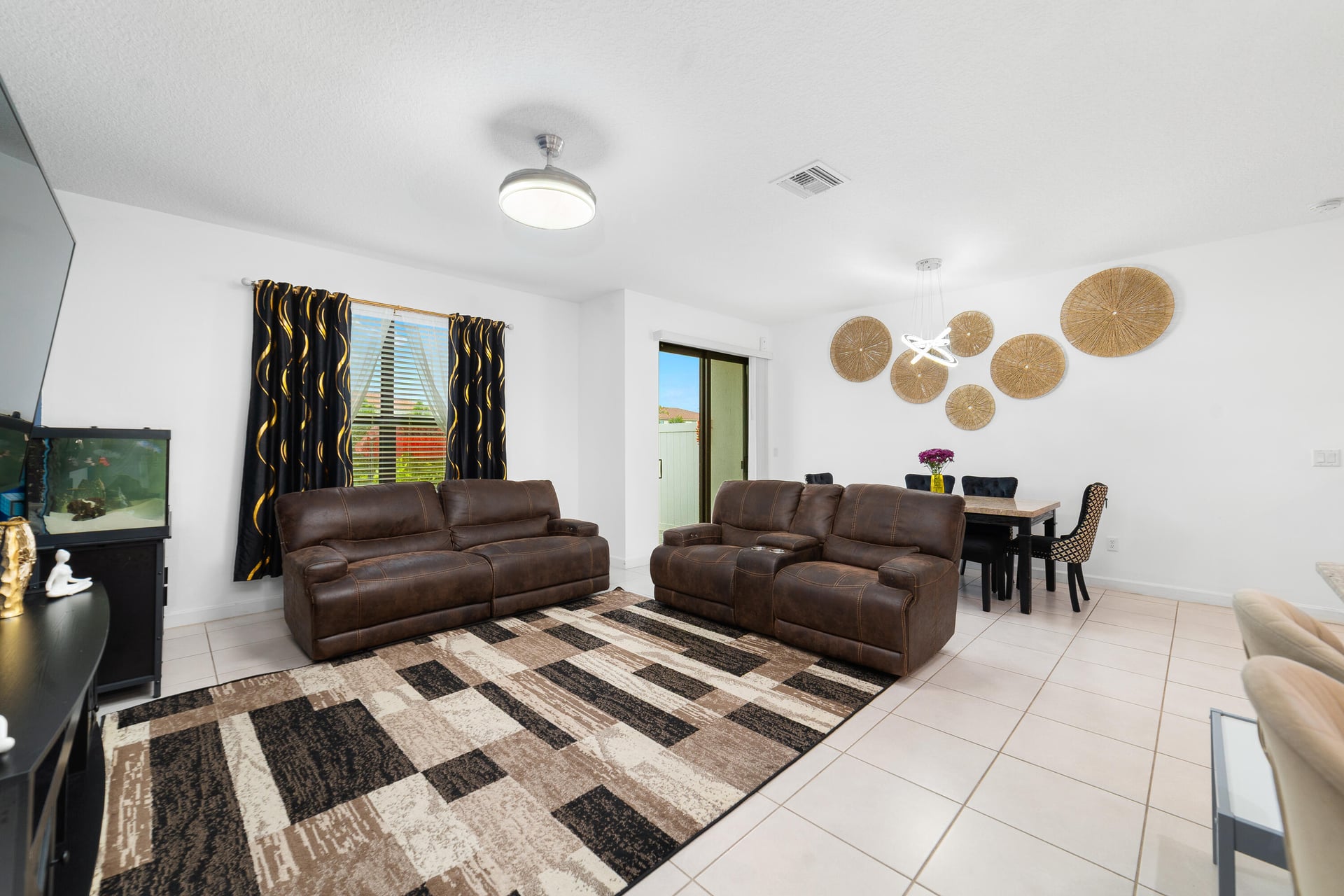 Residence photo 12