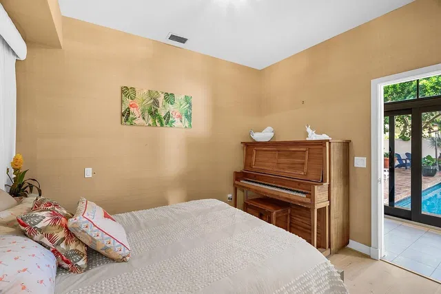Residence photo 59