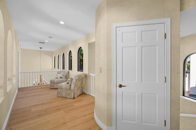Residence photo 62