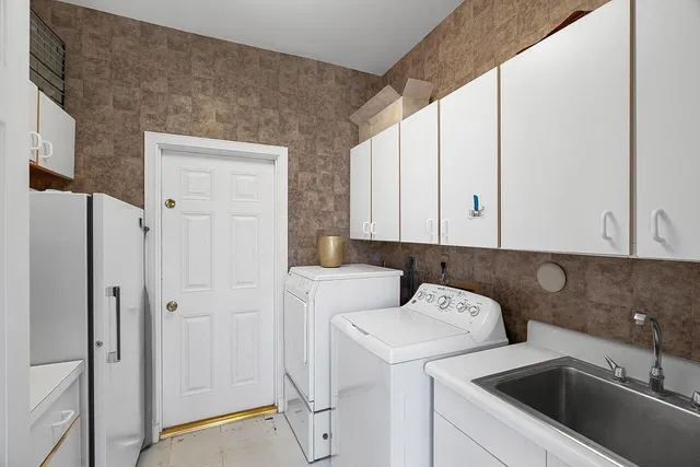 Residence photo 93